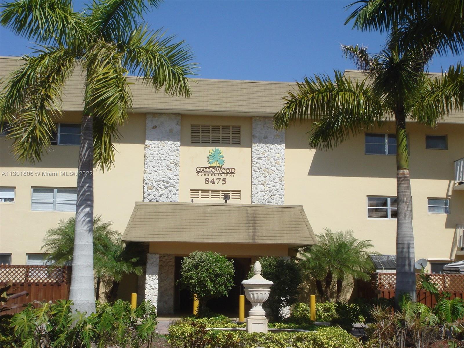 Gallowood Condominium spacious 2/1 with tiled floor throughout, upstairs corner unit, balcony faces the pools. 2 reserved parking spaces. Laundry is not inside the unit, shared laundry room in downstairs next to the mailbox. Centrally located, walking distance to Baptist Hospital, Dadeland, The Falls, restaurants, shopping center and easy access to major highways.