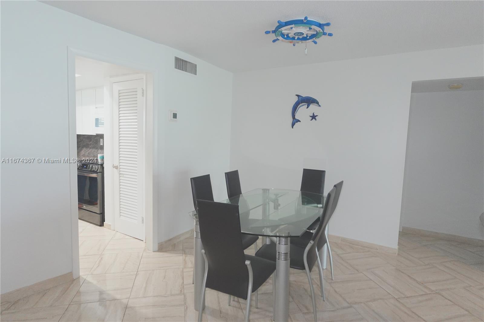 HAMPSHIRE ARMS CONDO APTS - Residential