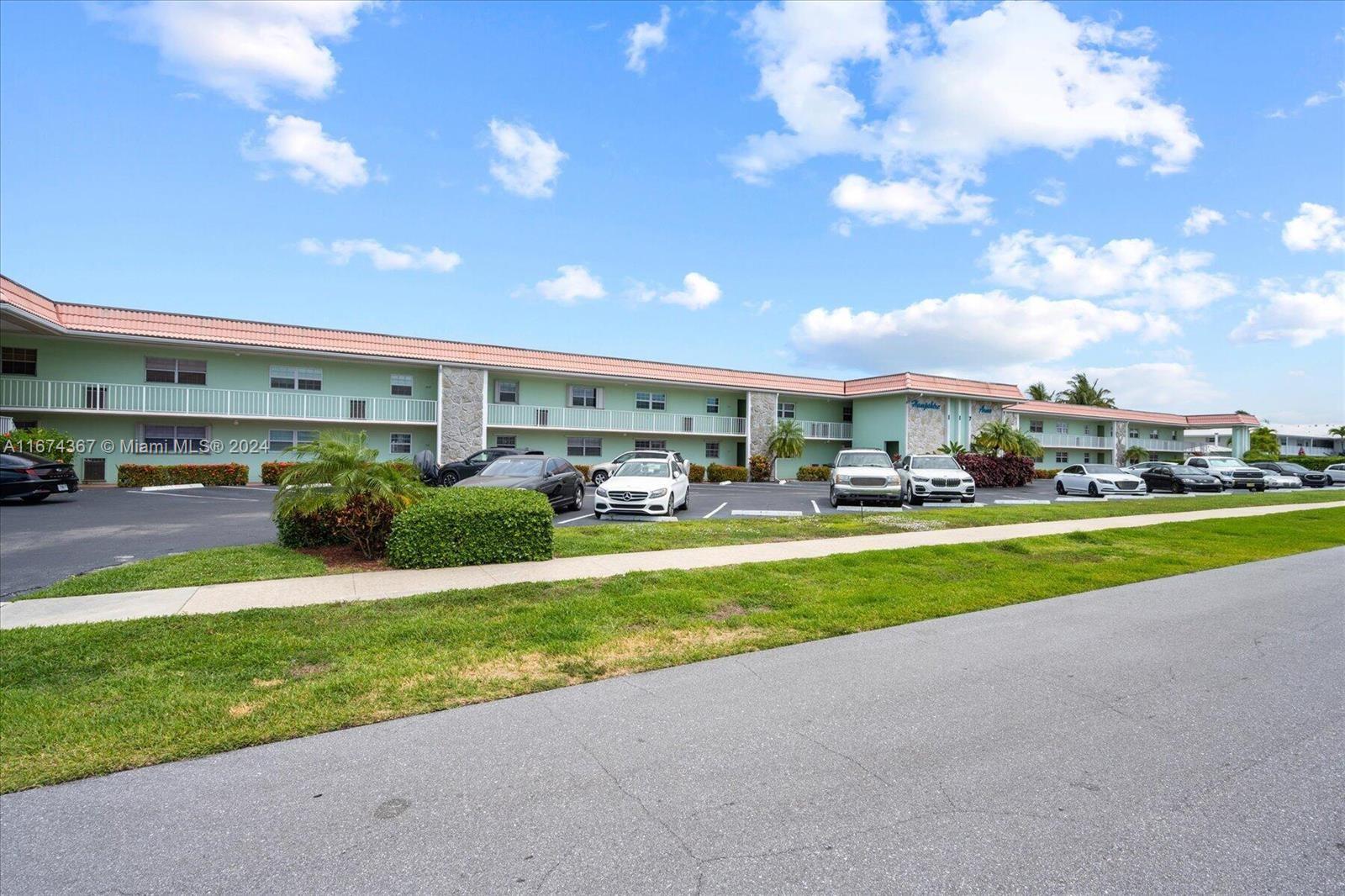 HAMPSHIRE ARMS CONDO APTS - Residential