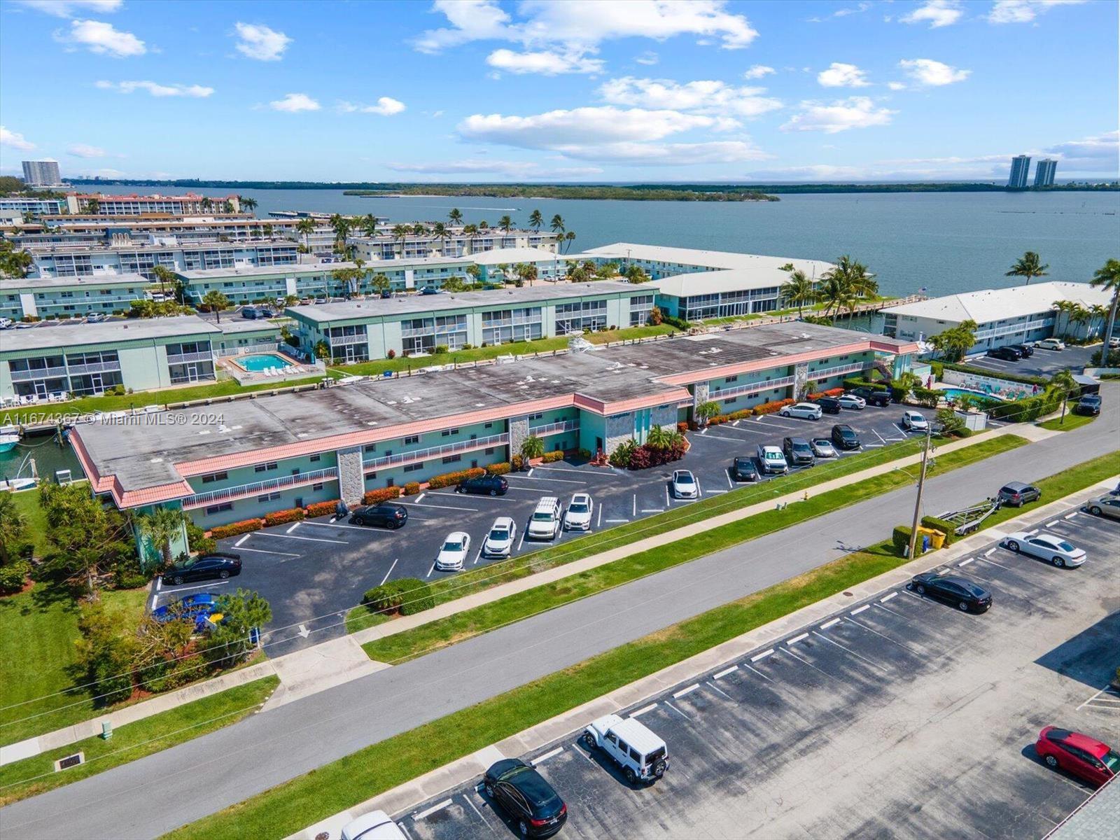 HAMPSHIRE ARMS CONDO APTS - Residential