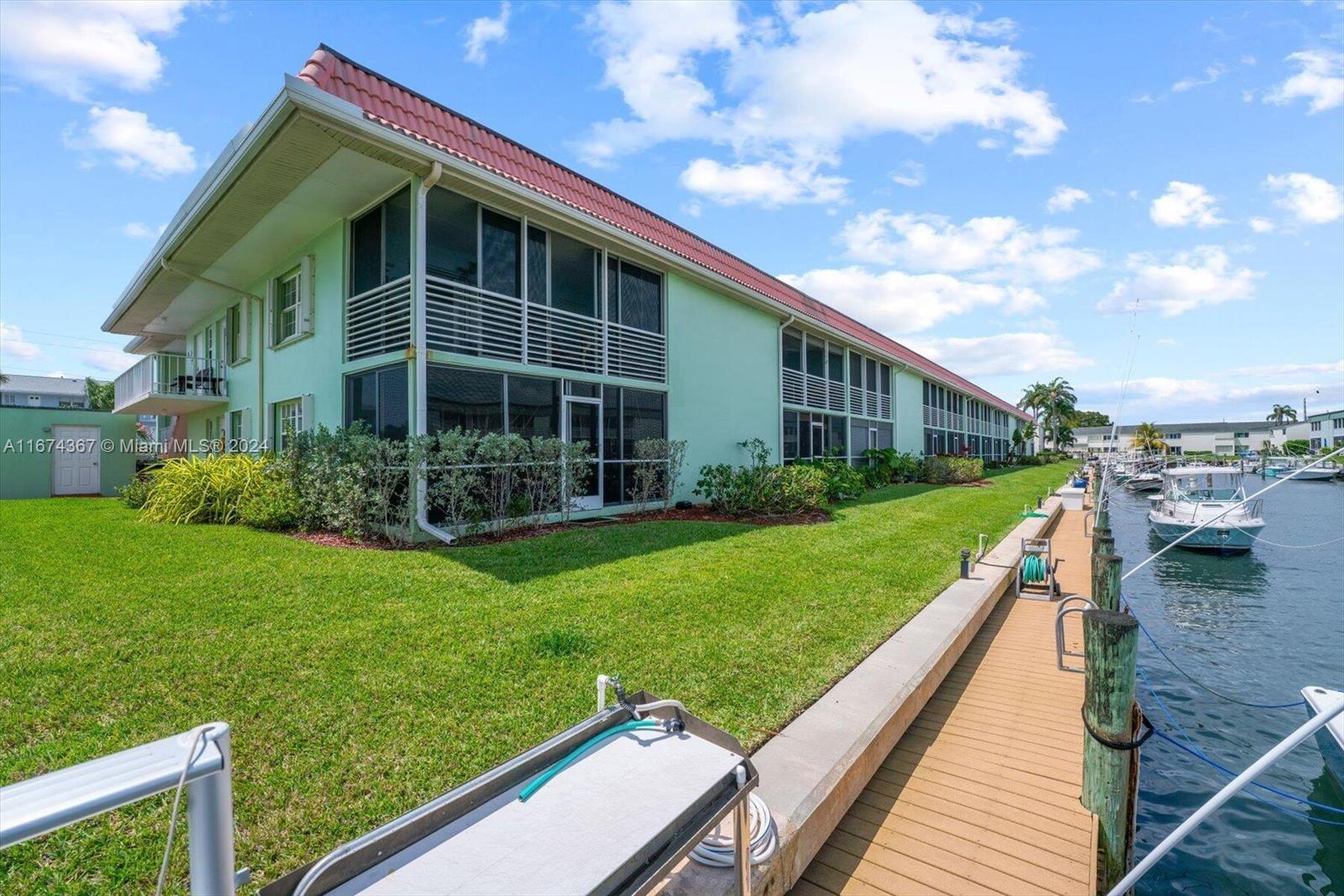 HAMPSHIRE ARMS CONDO APTS - Residential