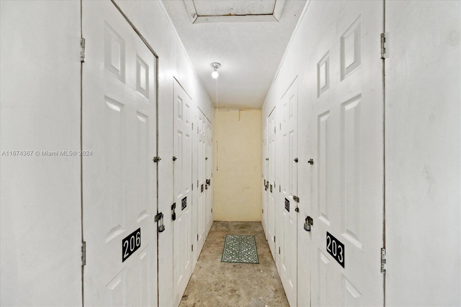 HAMPSHIRE ARMS CONDO APTS - Residential