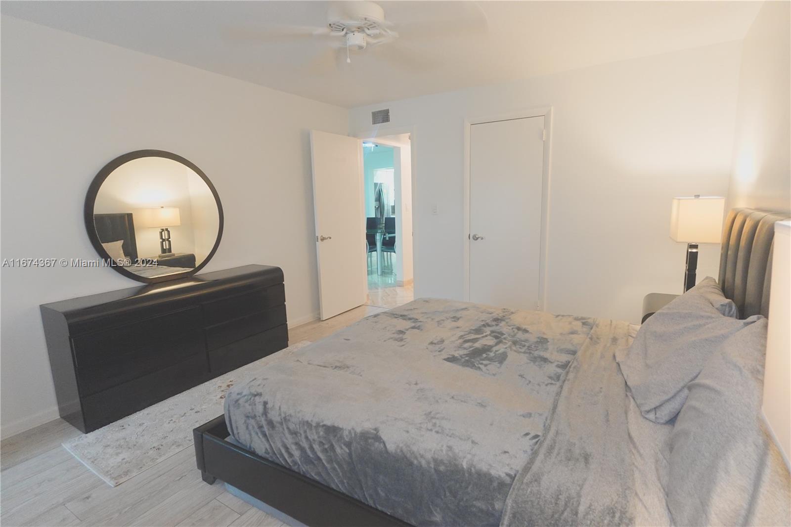 HAMPSHIRE ARMS CONDO APTS - Residential