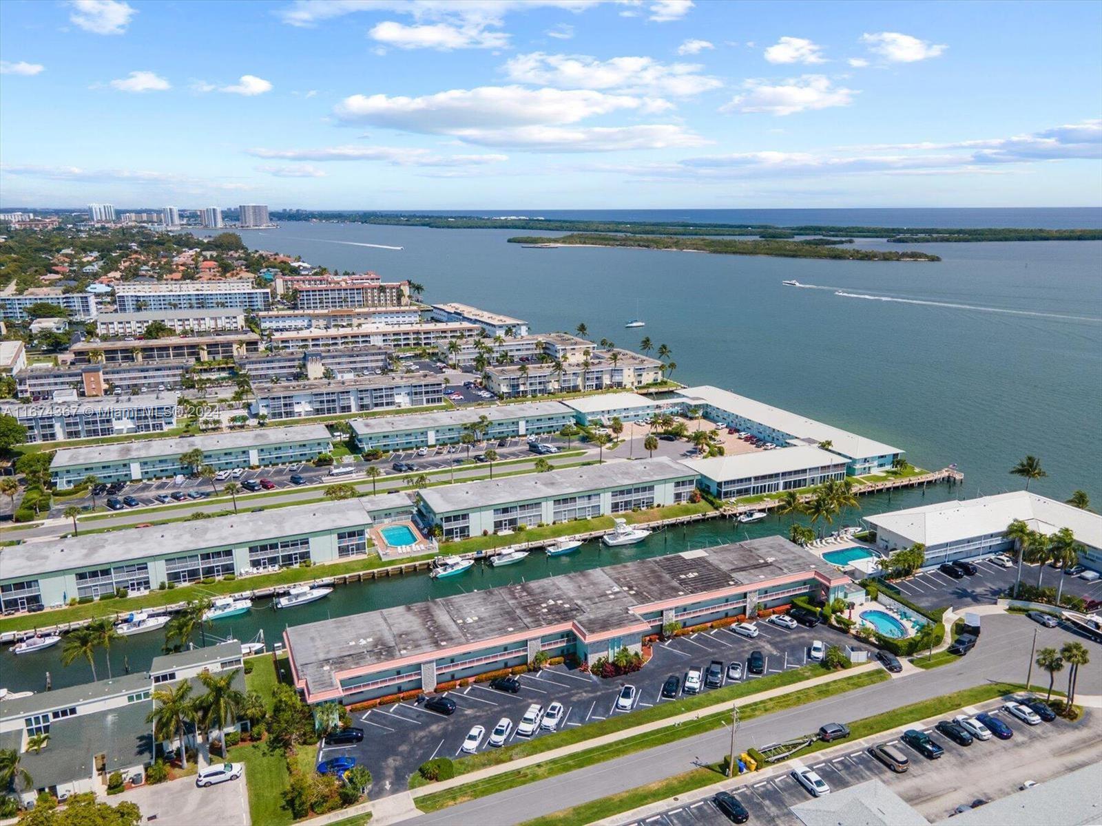 HAMPSHIRE ARMS CONDO APTS - Residential
