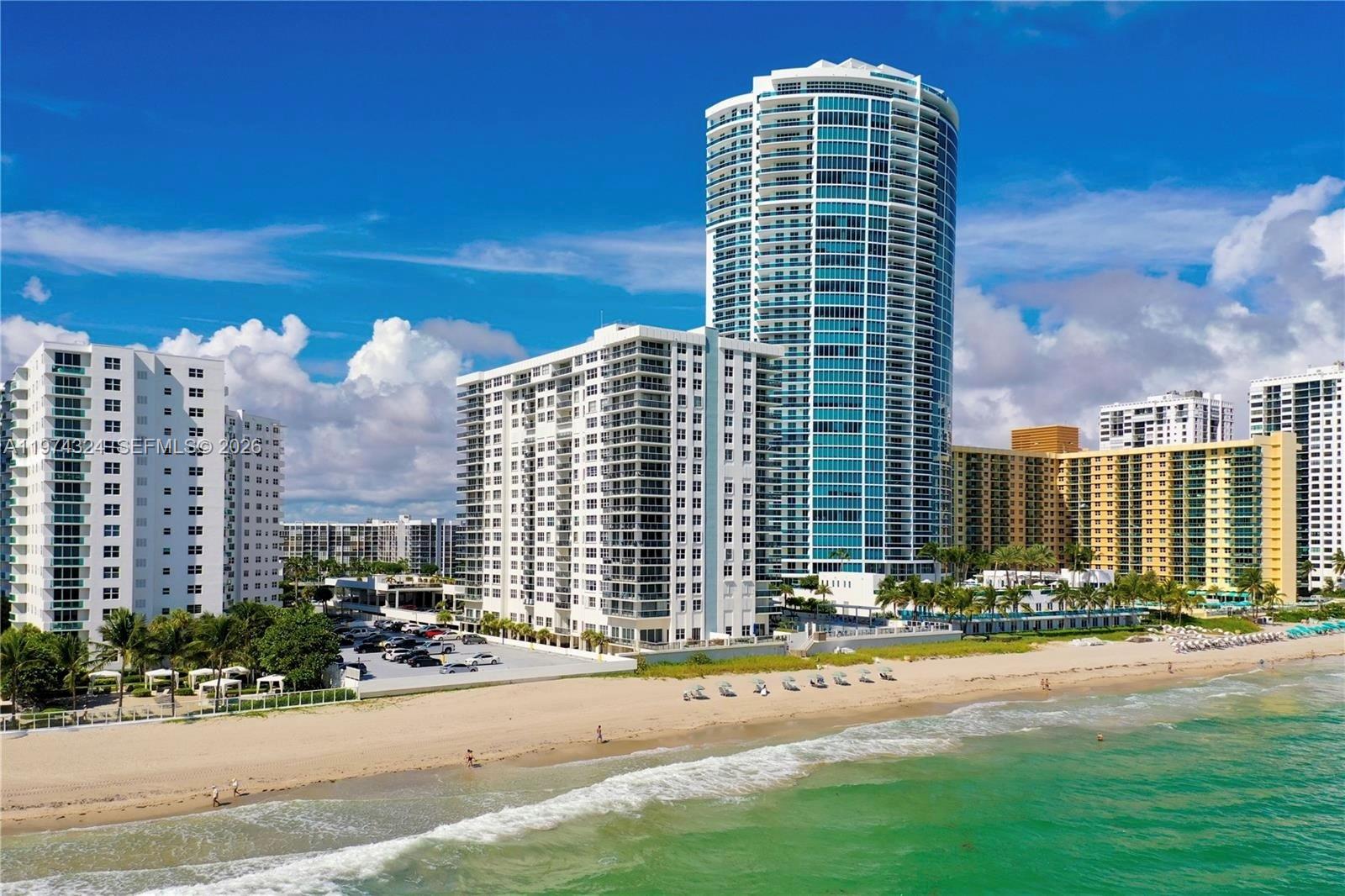 RESIDENCES ON HOLLYWOOD B - Residential Lease