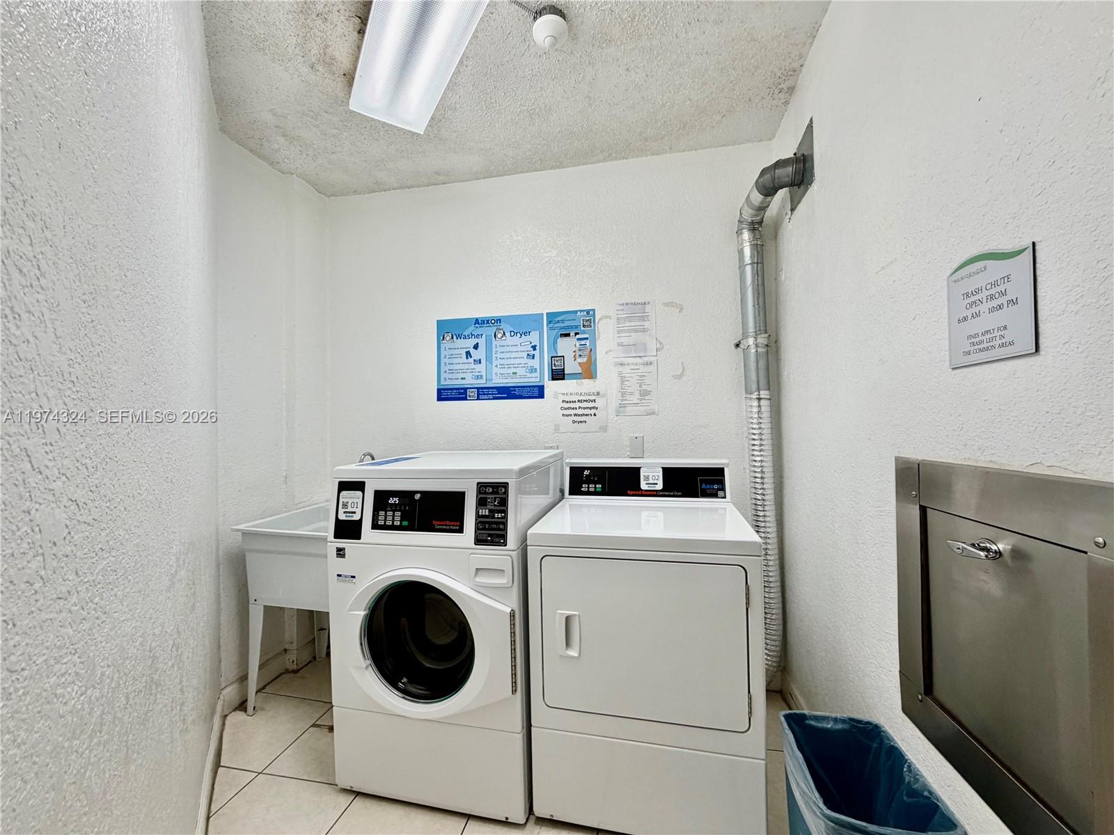 RESIDENCES ON HOLLYWOOD B - Residential Lease