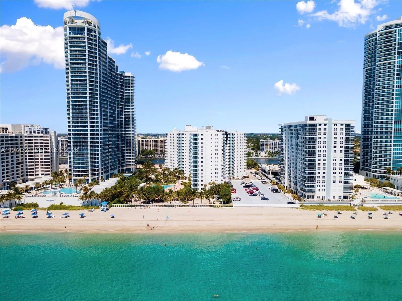 RESIDENCES ON HOLLYWOOD B - Residential Lease