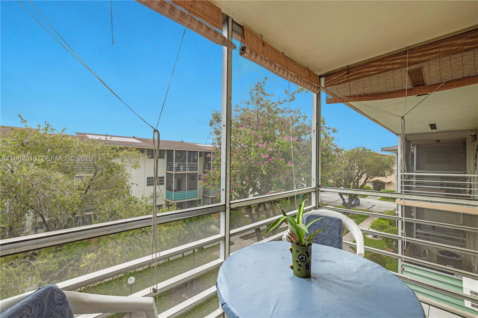 MAR-LEN GARDENS NO 11 COR - Residential