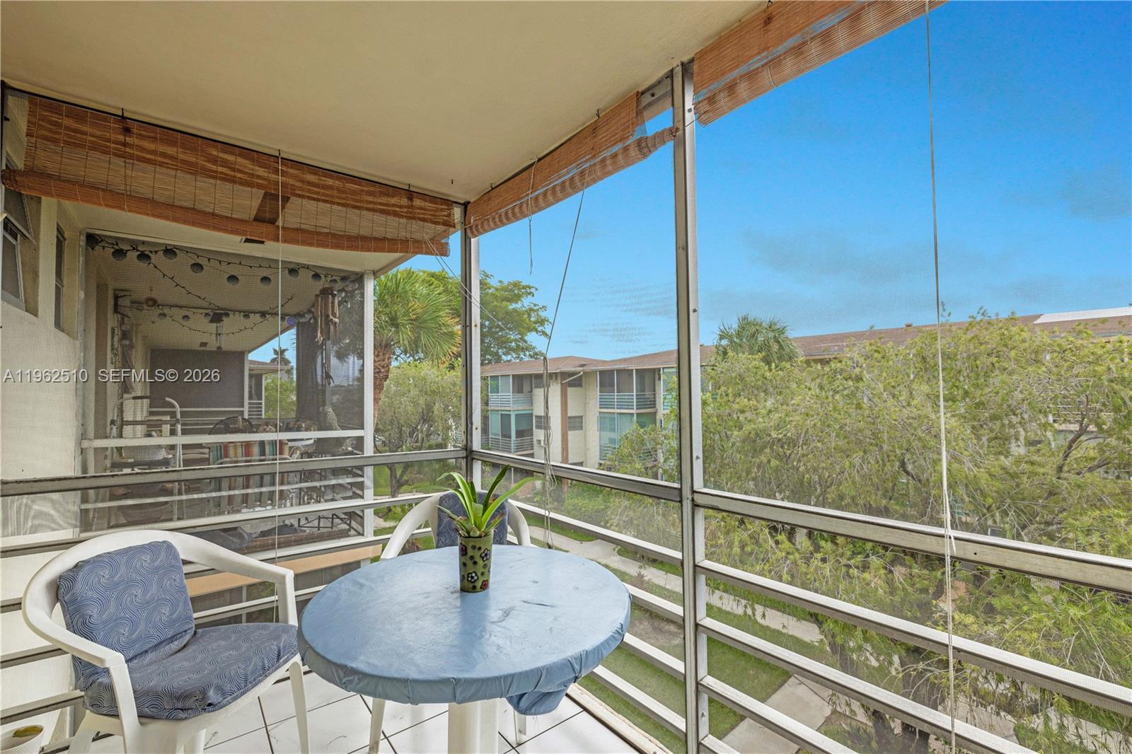 MAR-LEN GARDENS NO 11 COR - Residential