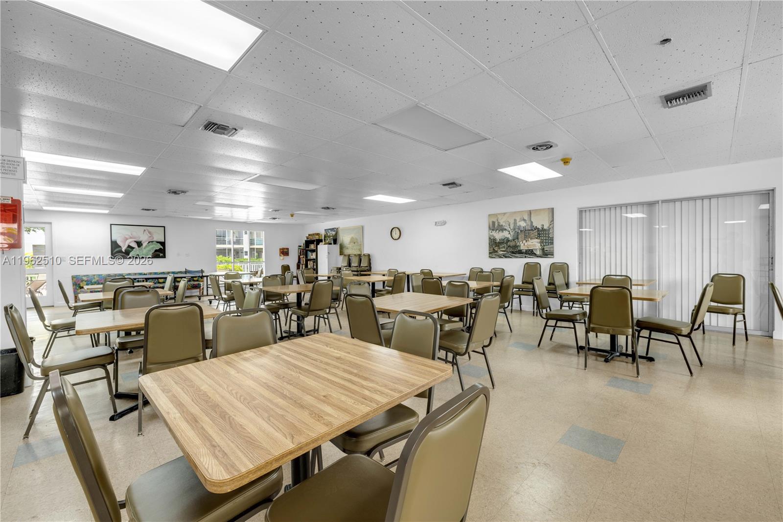 MAR-LEN GARDENS NO 11 COR - Residential