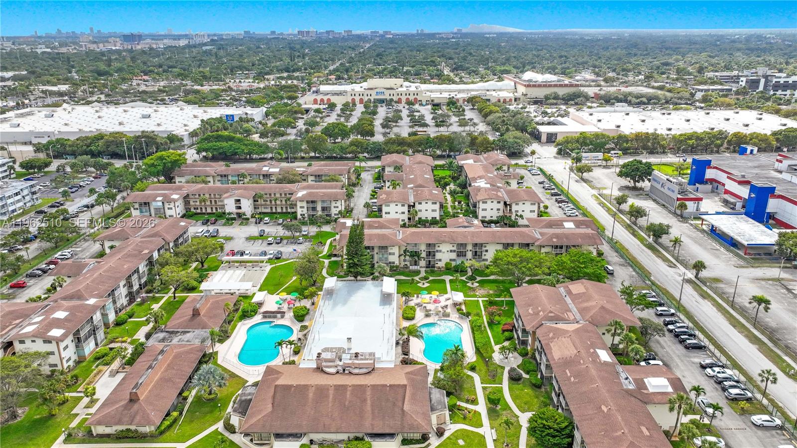 MAR-LEN GARDENS NO 11 COR - Residential