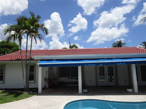Tiny photo for 11130 NW 38th St, Coral Springs, FL 33065 (MLS # A12042007)