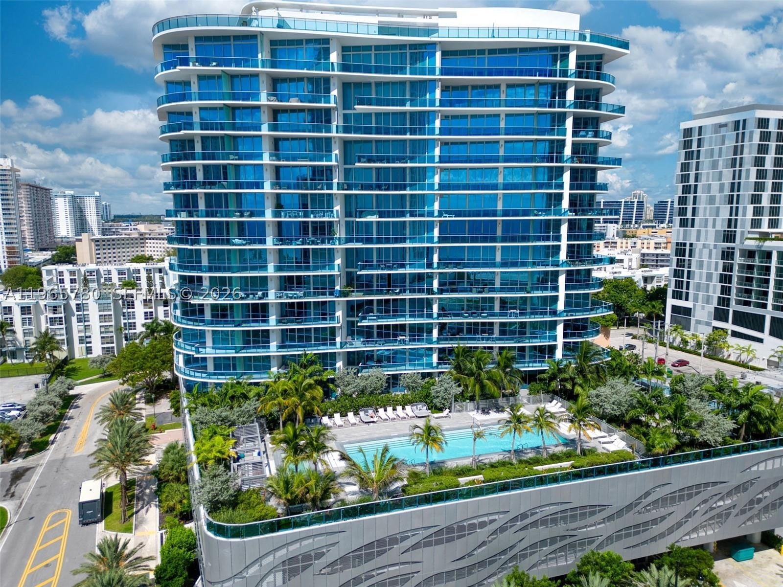 17550 Collins Ave 1205