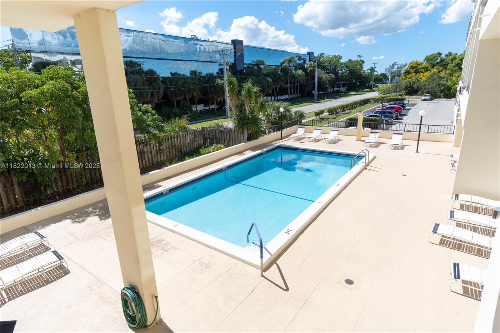 POINTE SOUTH CONDO - Residential