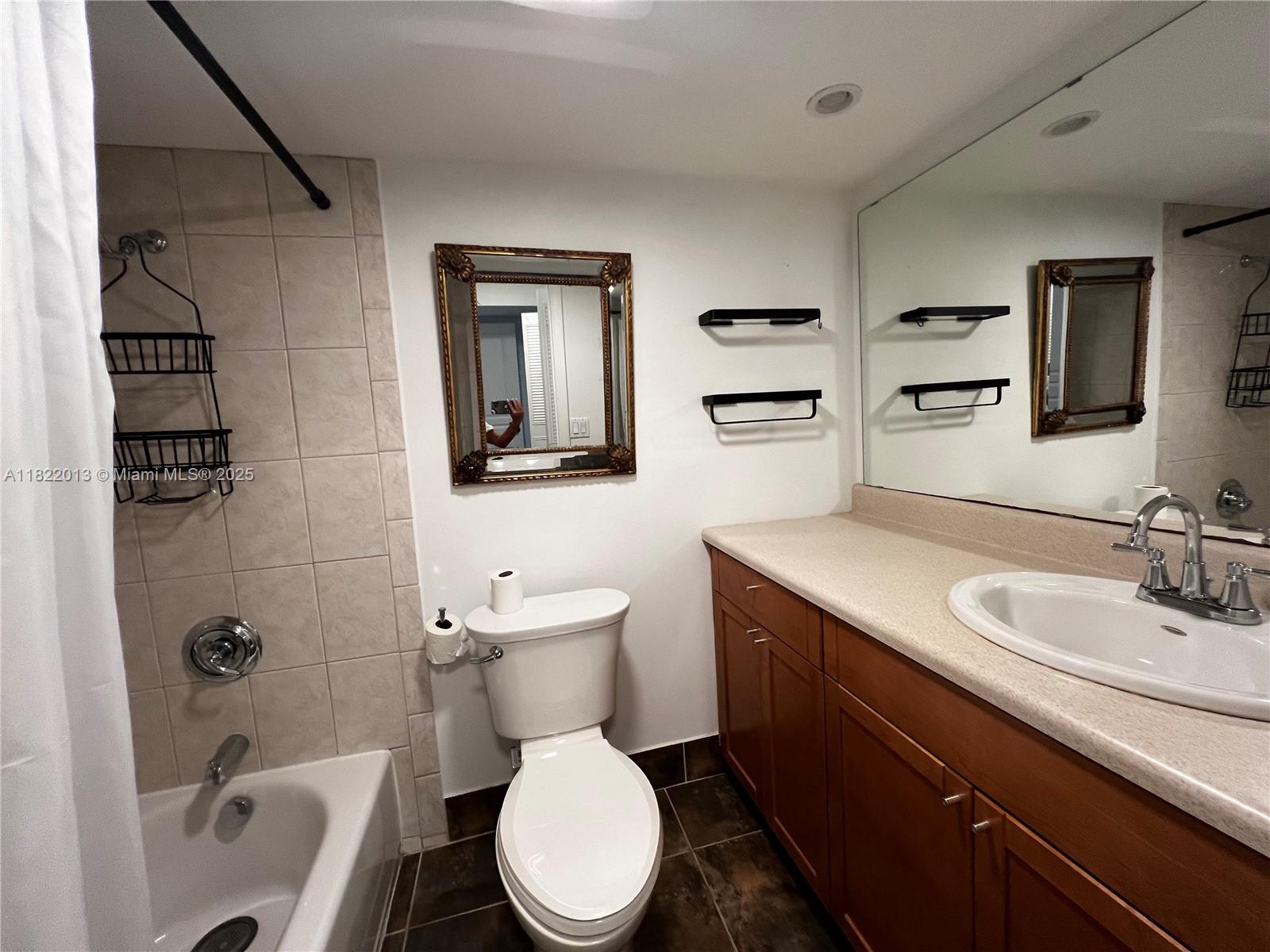 POINTE SOUTH CONDO - Residential