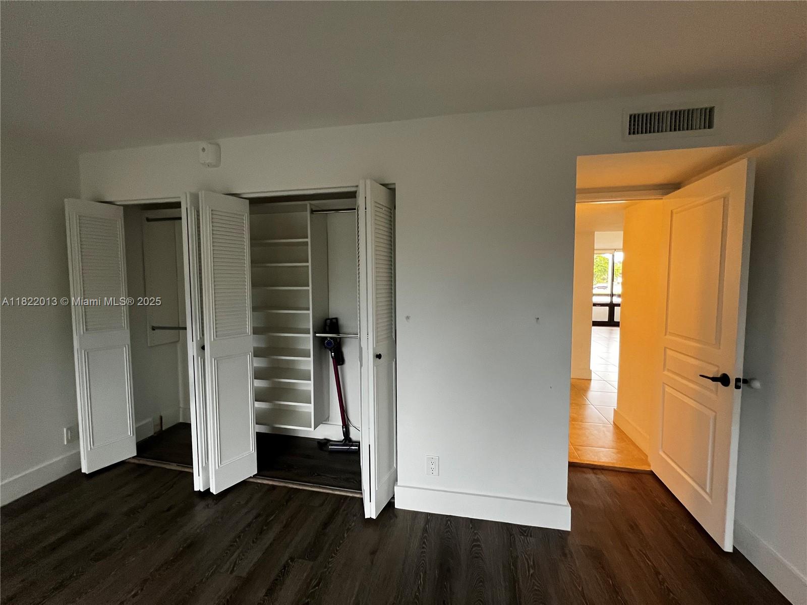 POINTE SOUTH CONDO - Residential