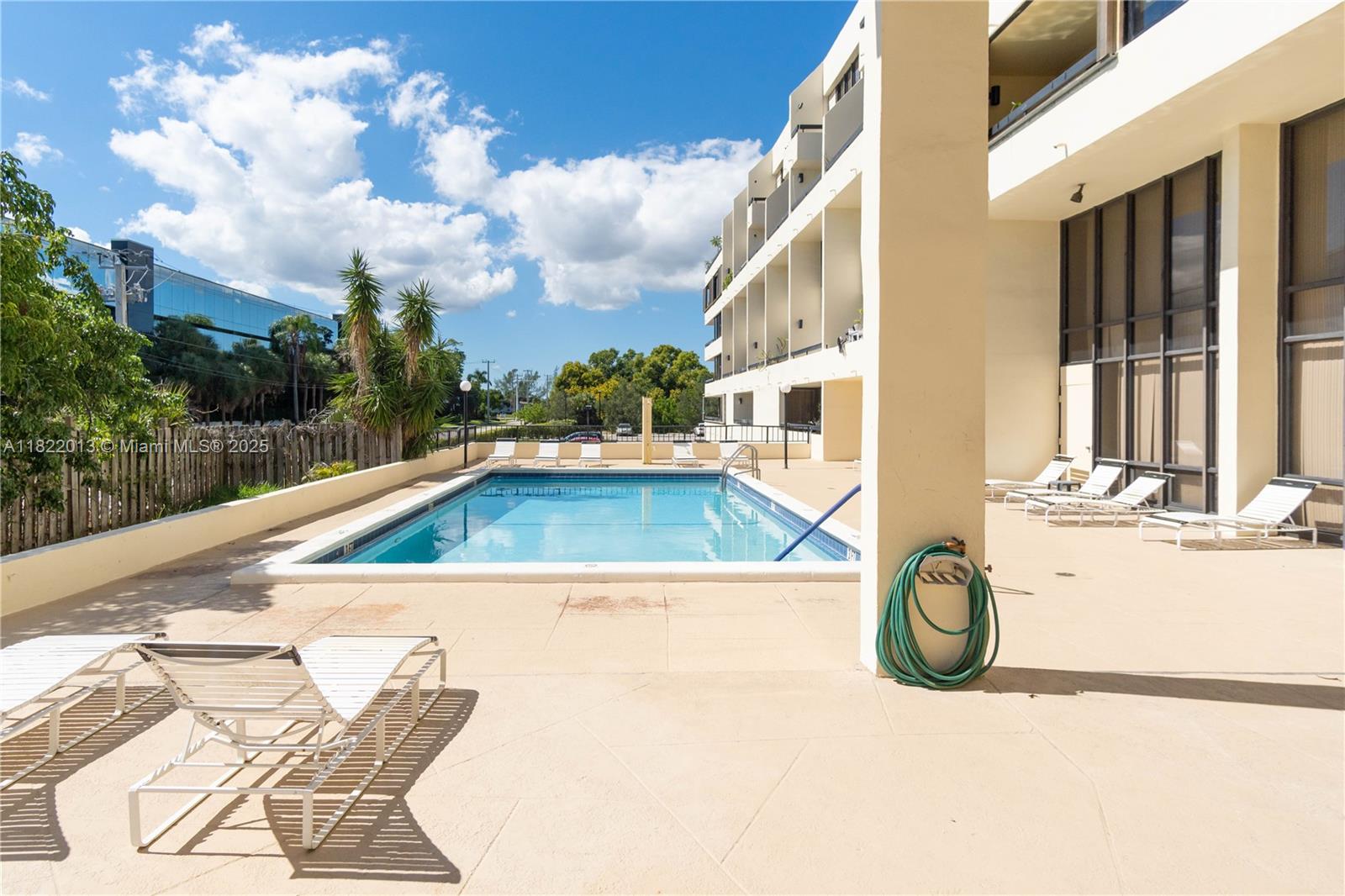 POINTE SOUTH CONDO - Residential