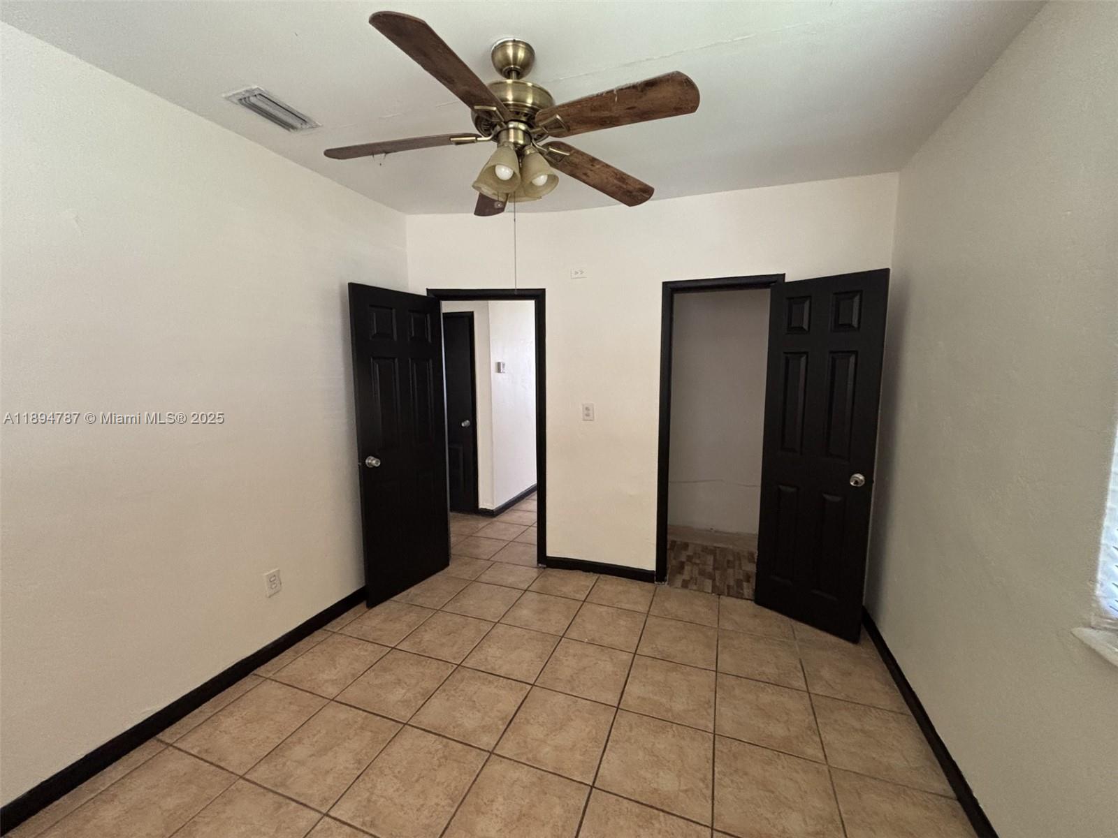 PL OF NORTH HAVEN - Residential Lease