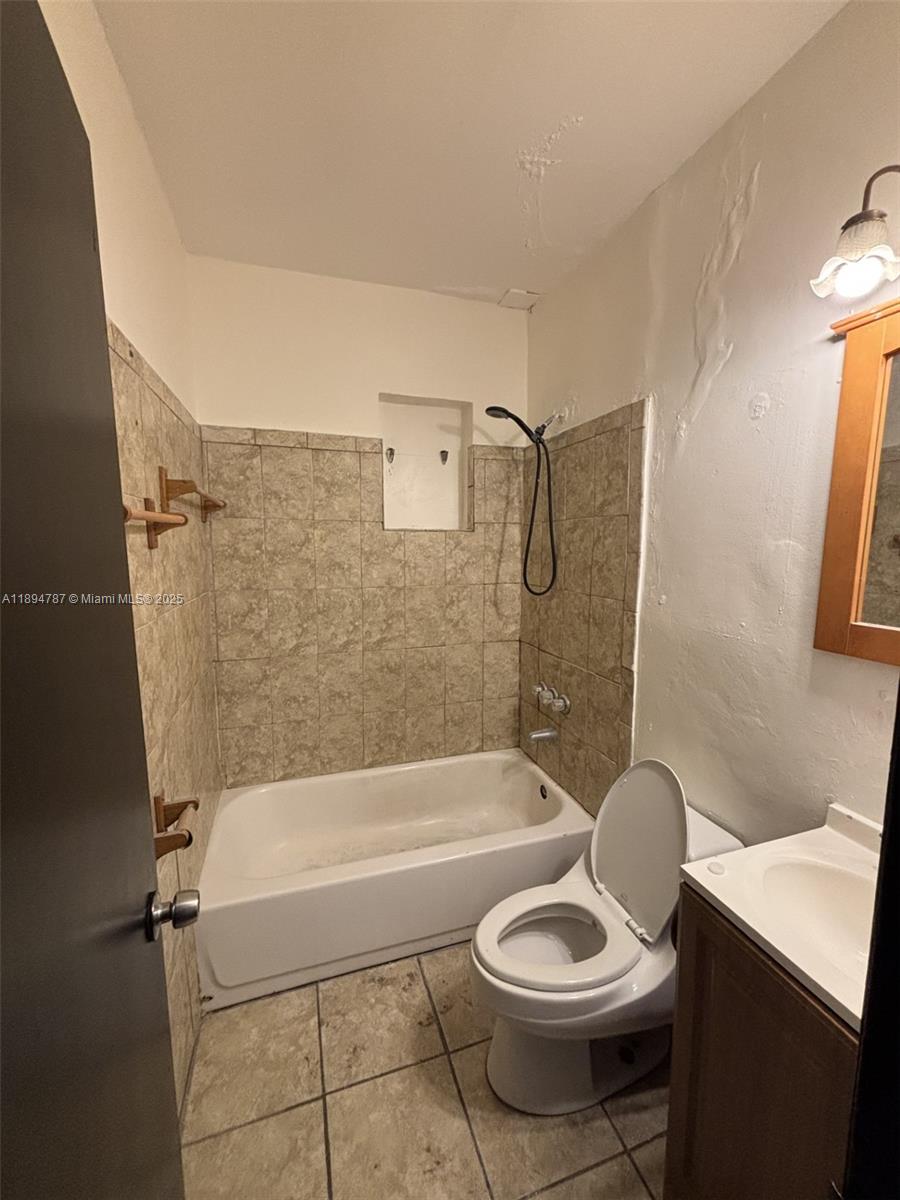 PL OF NORTH HAVEN - Residential Lease