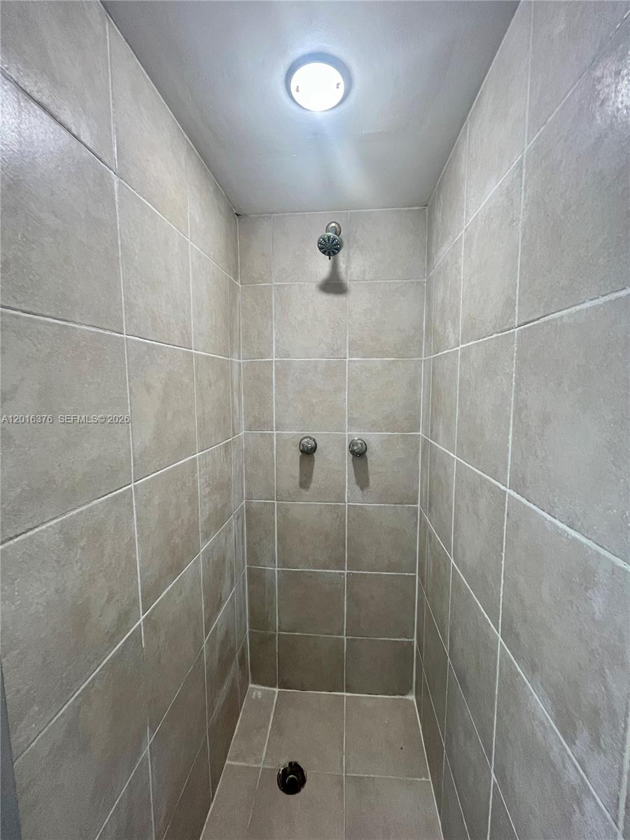 CAPRI GARDENS CONDO - Residential Lease