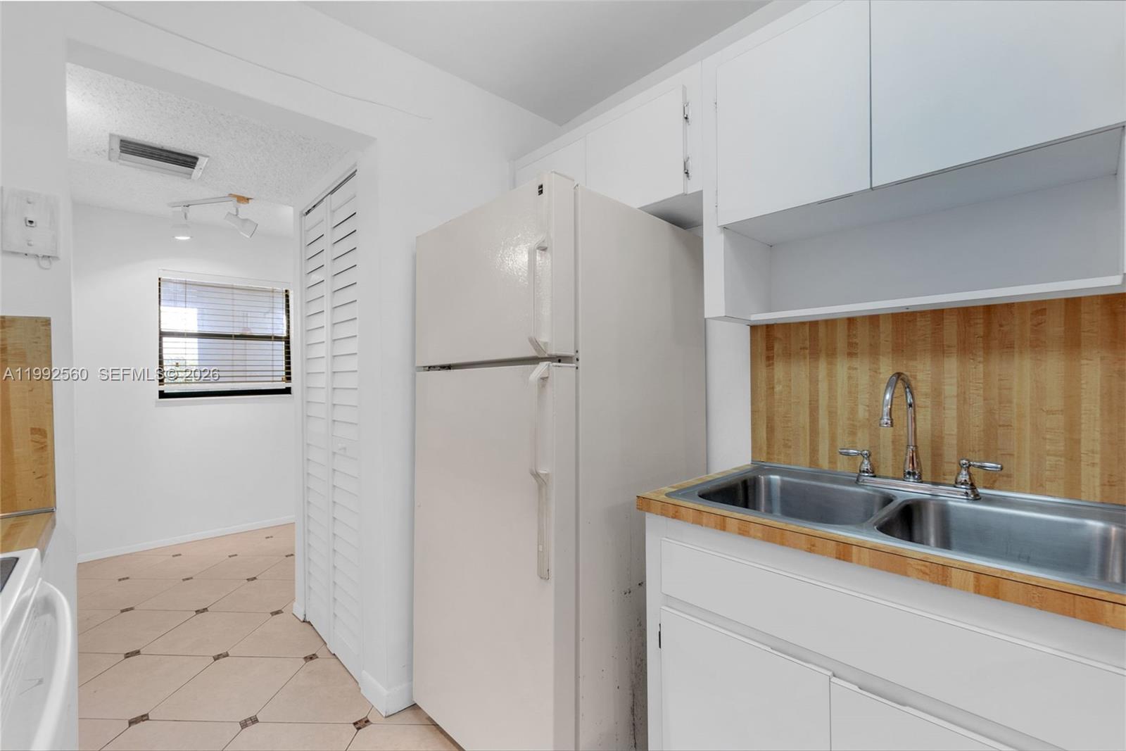 MANARANDA VILLAGE CONDO - Residential