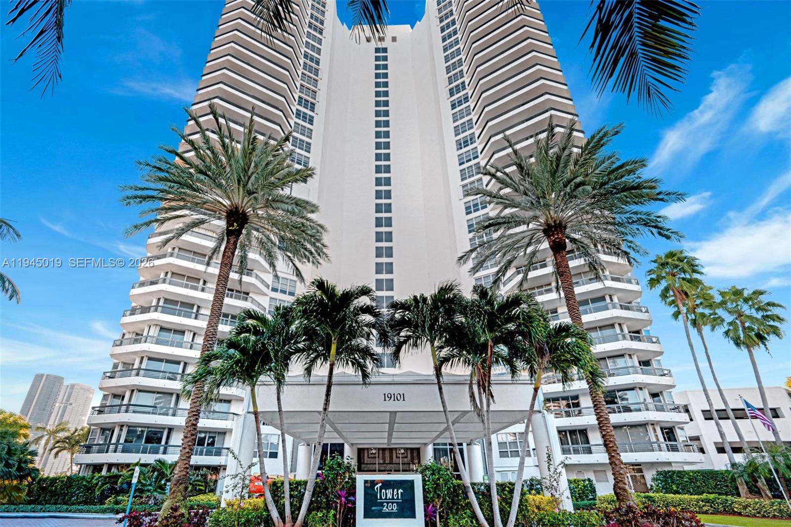 MYSTIC POINTE CONDO NO TH - Residential