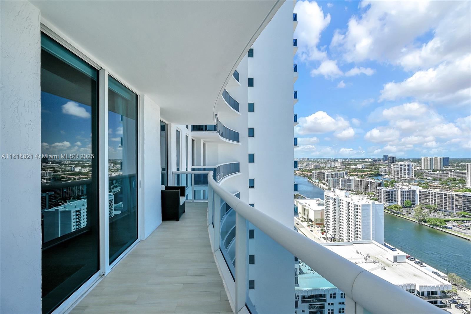 TRUMP HOLLYWOOD - Residential