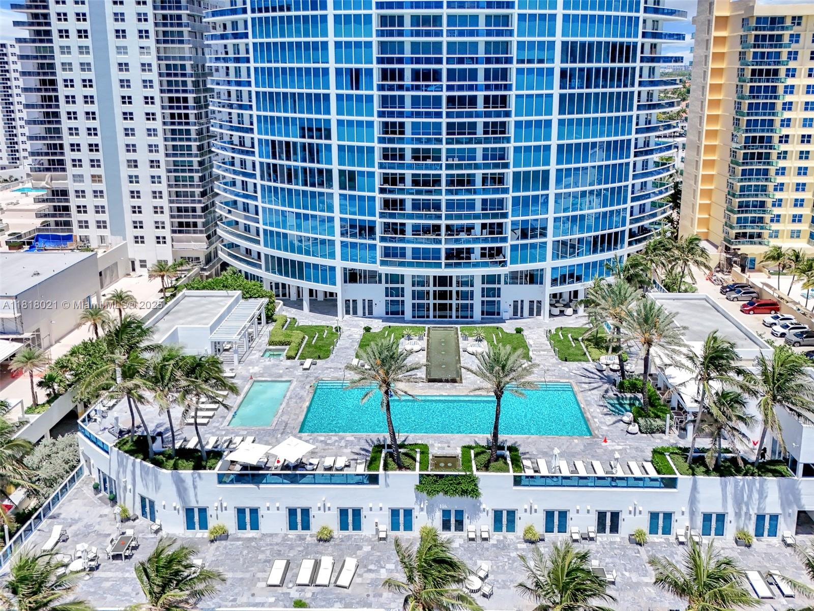 TRUMP HOLLYWOOD - Residential