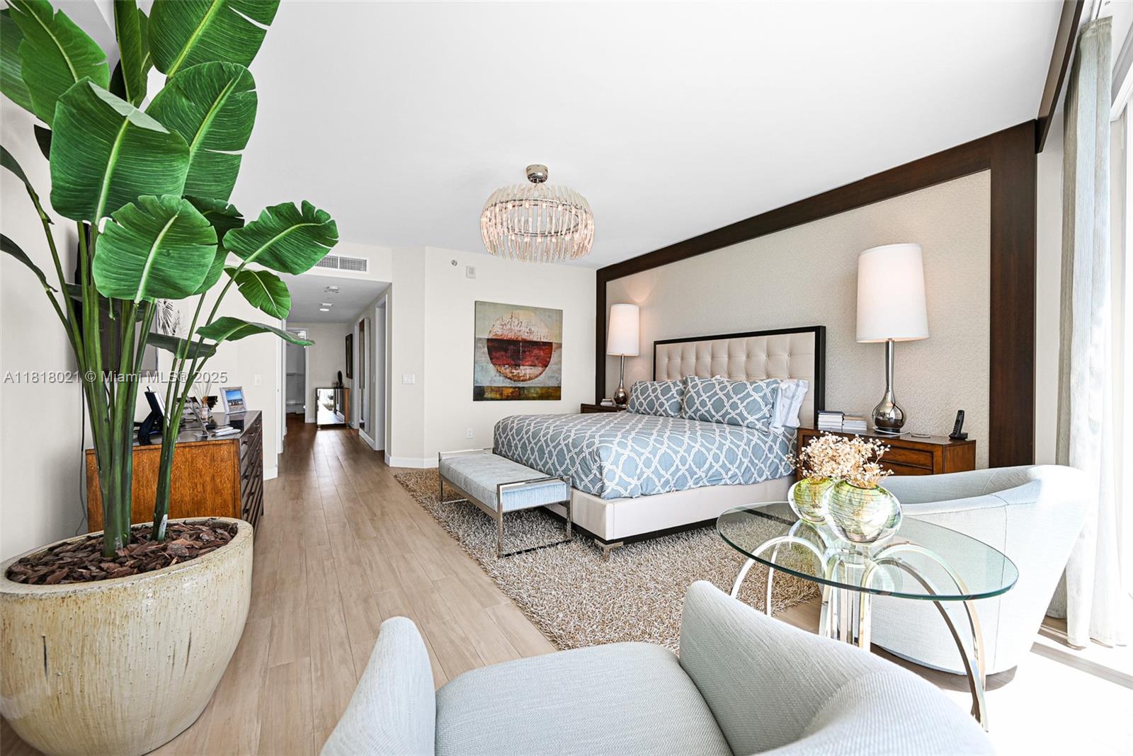TRUMP HOLLYWOOD - Residential