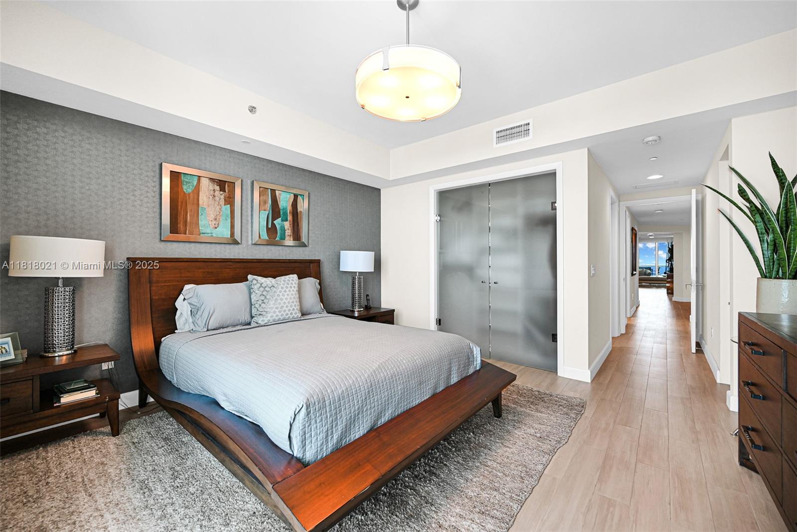 TRUMP HOLLYWOOD - Residential