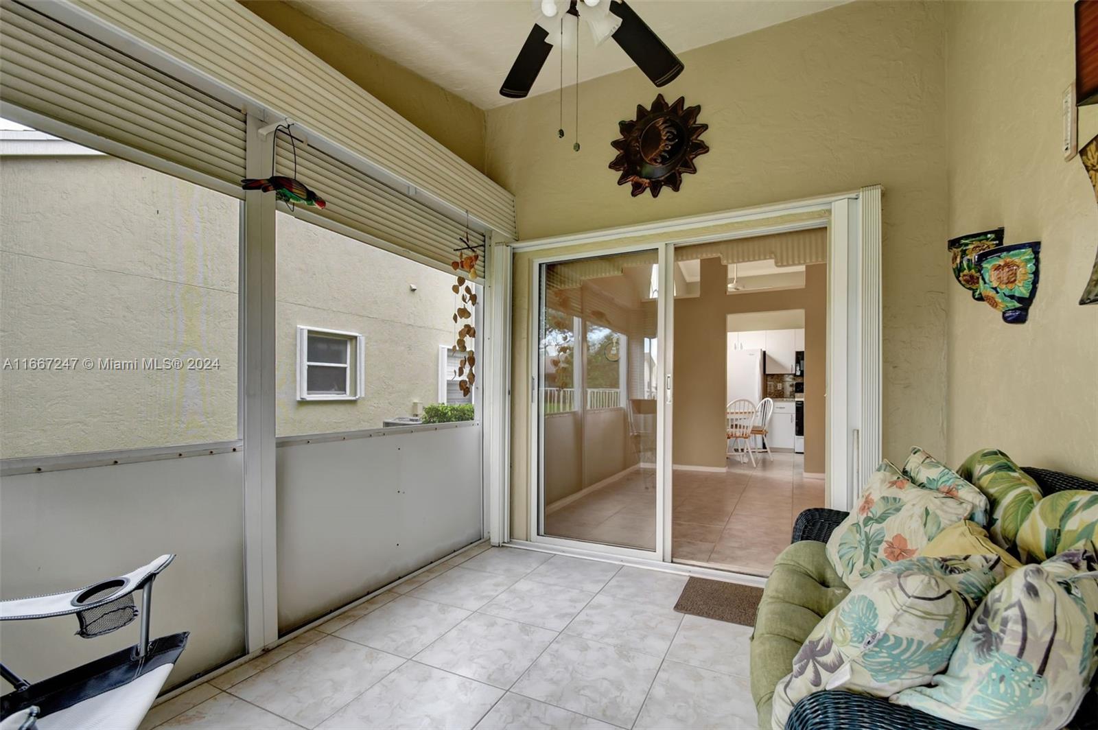 VILLAGES OF WOODLAKE 4 - Residential