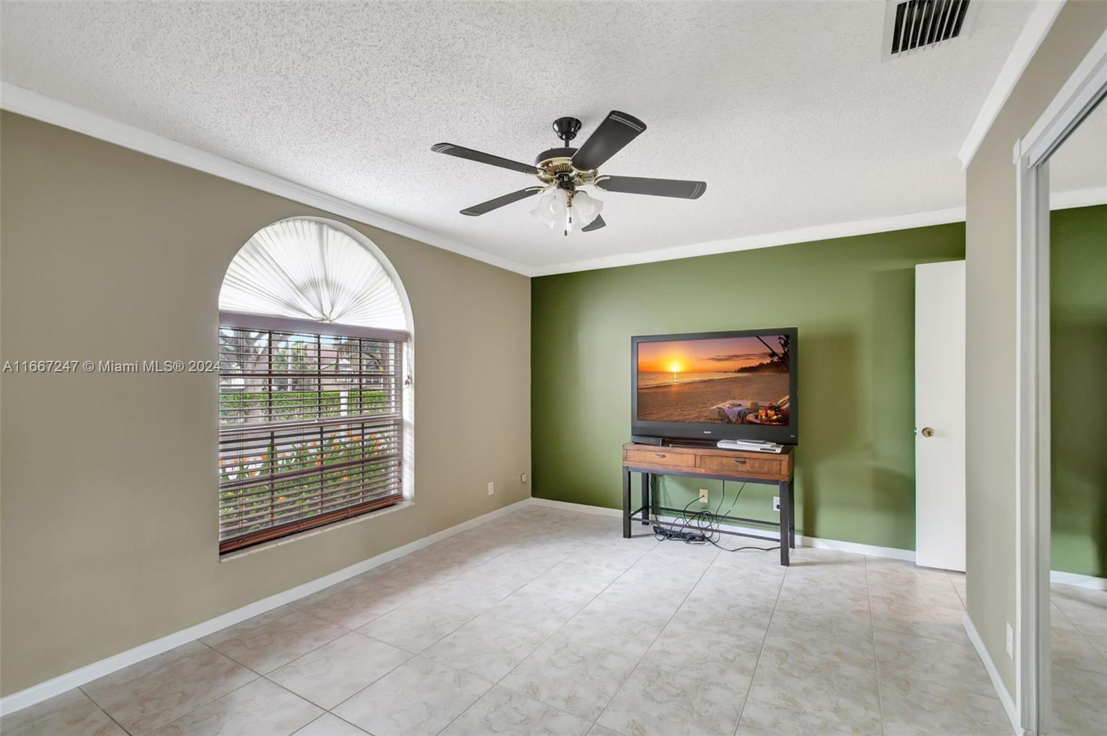 VILLAGES OF WOODLAKE 4 - Residential