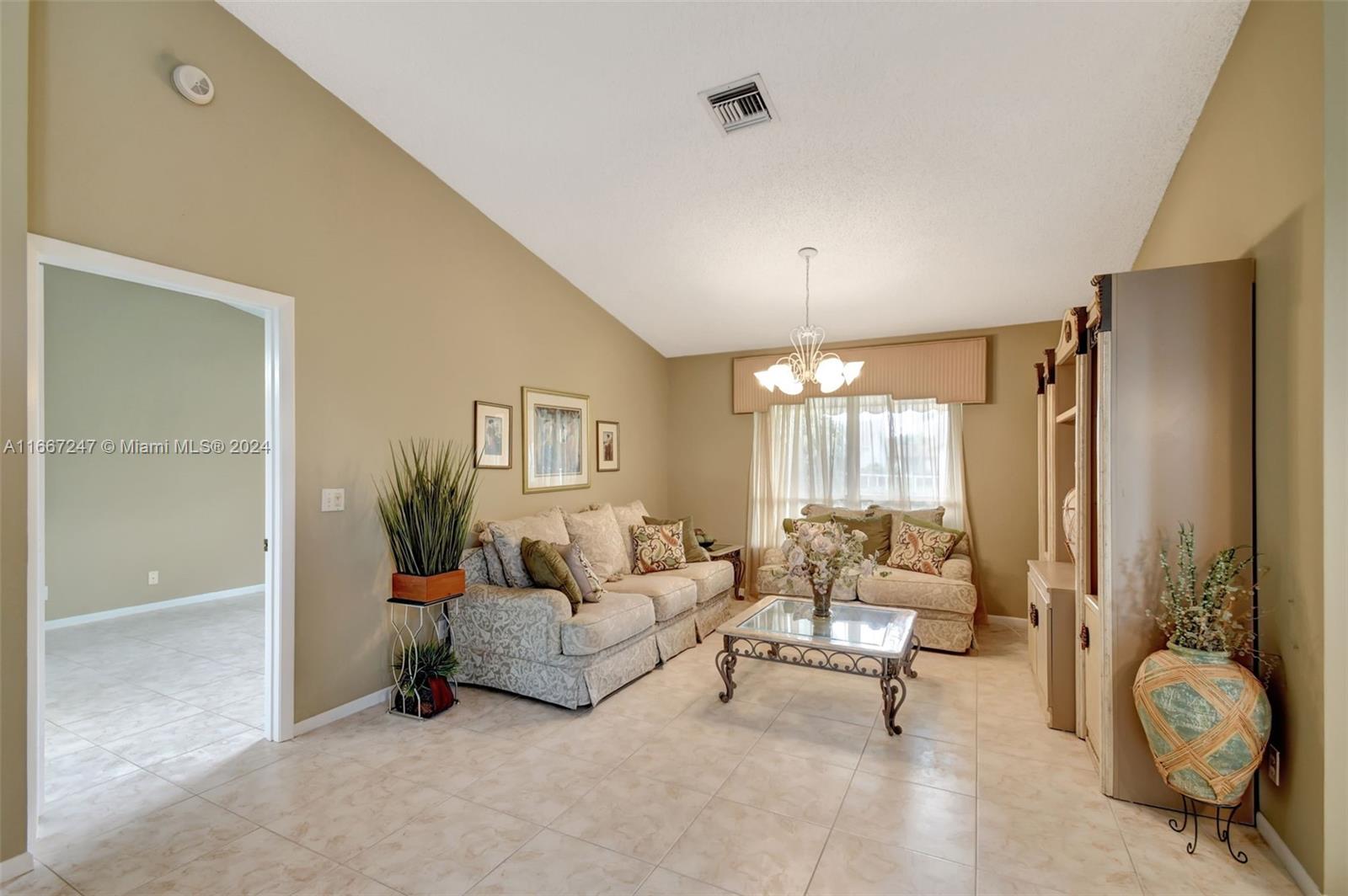 VILLAGES OF WOODLAKE 4 - Residential