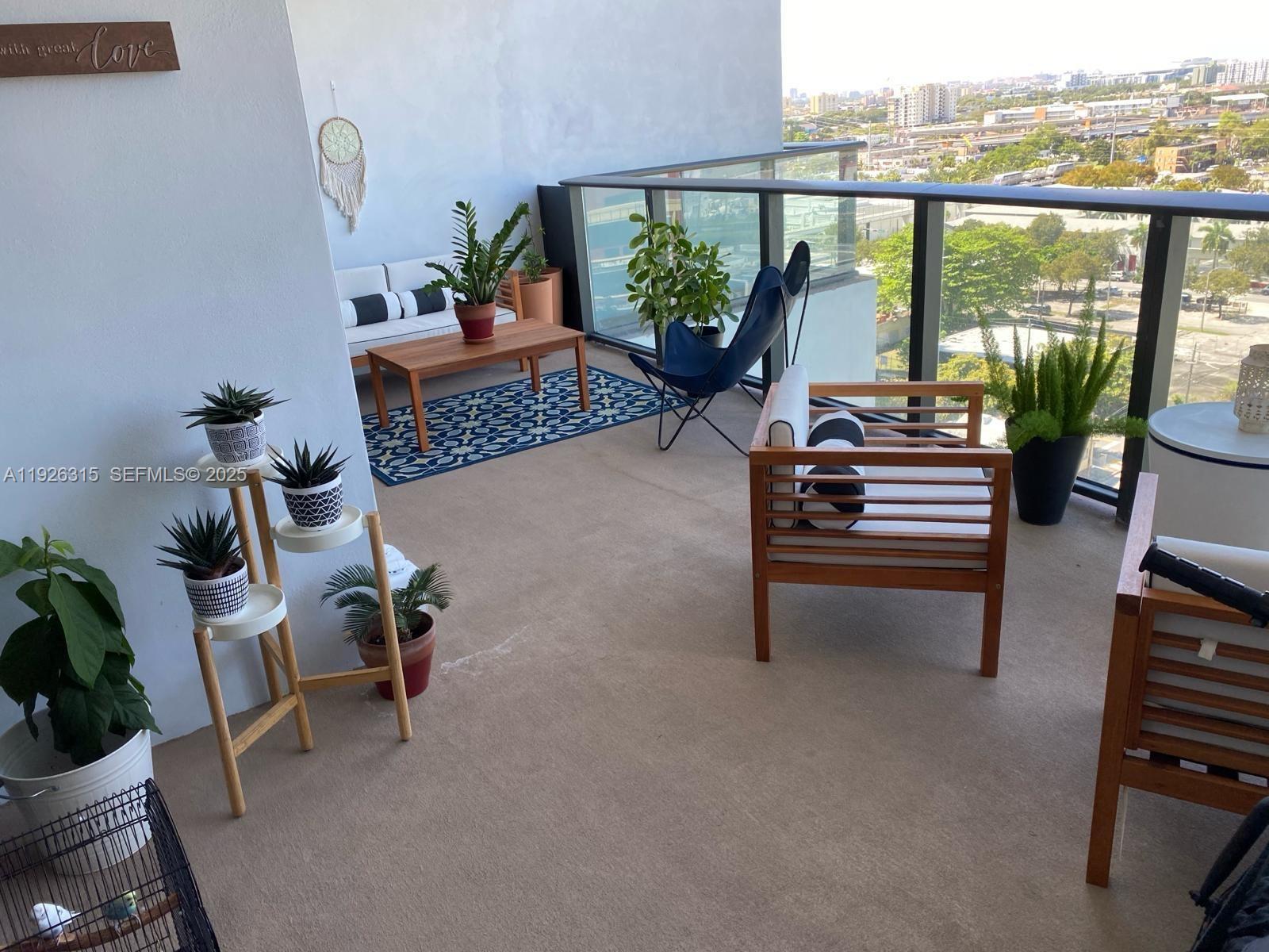 CANVAS CONDO - Residential