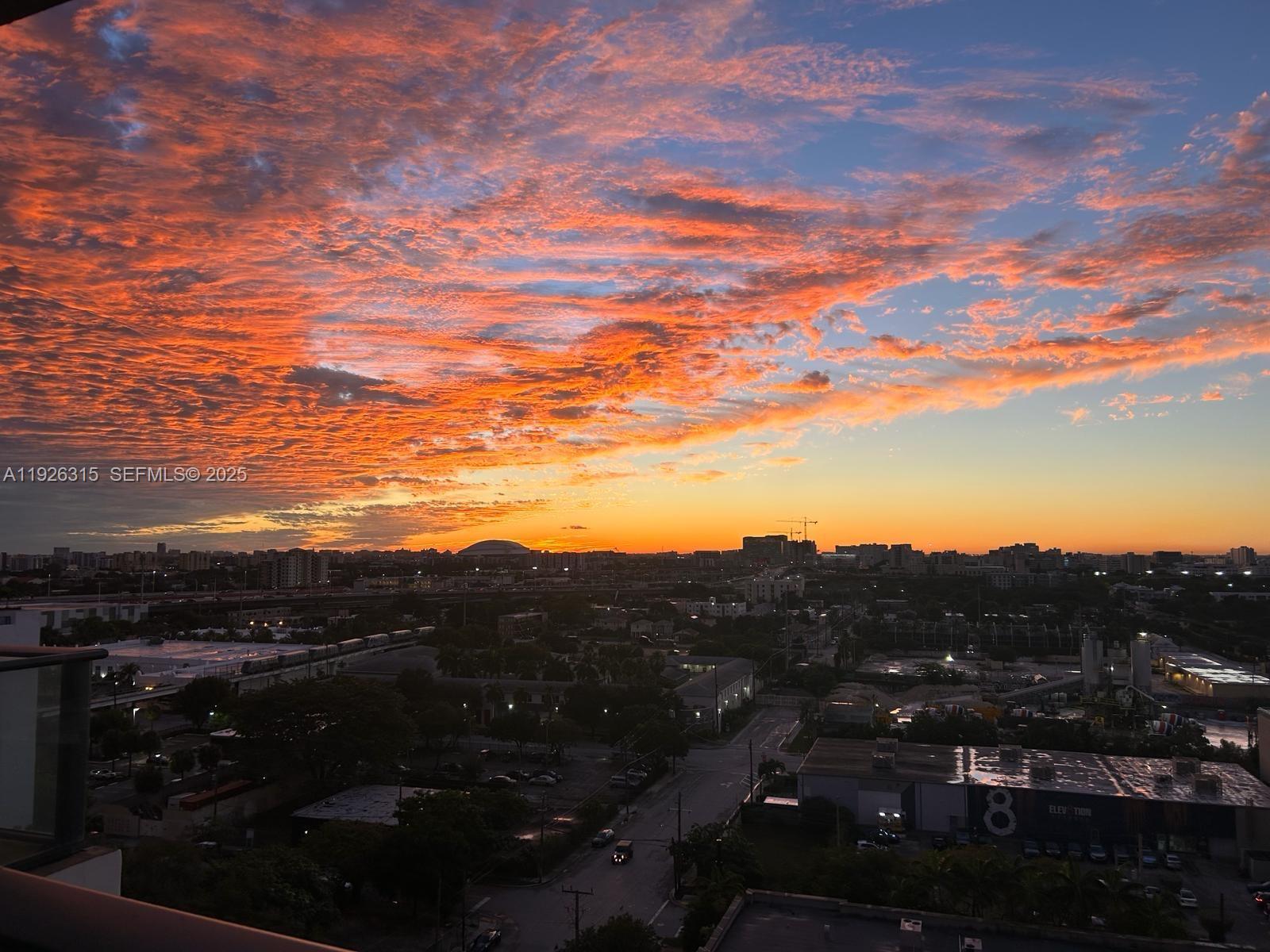 CANVAS CONDO - Residential