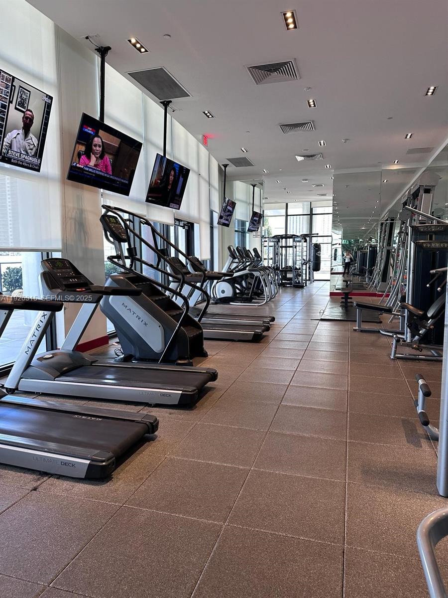 CANVAS CONDO - Residential