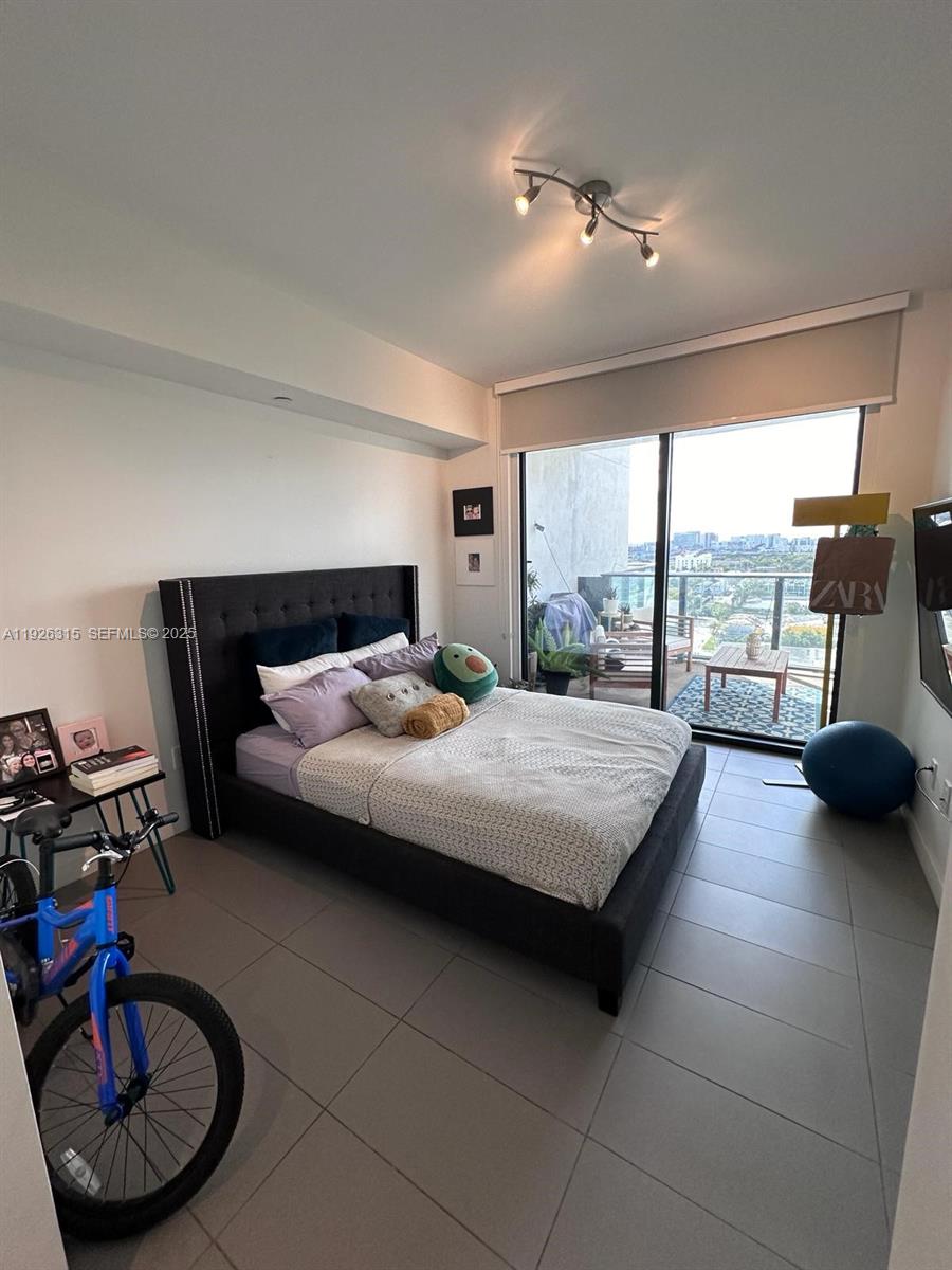 CANVAS CONDO - Residential