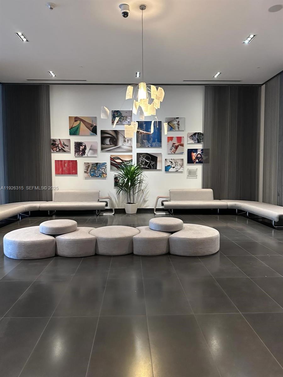 CANVAS CONDO - Residential