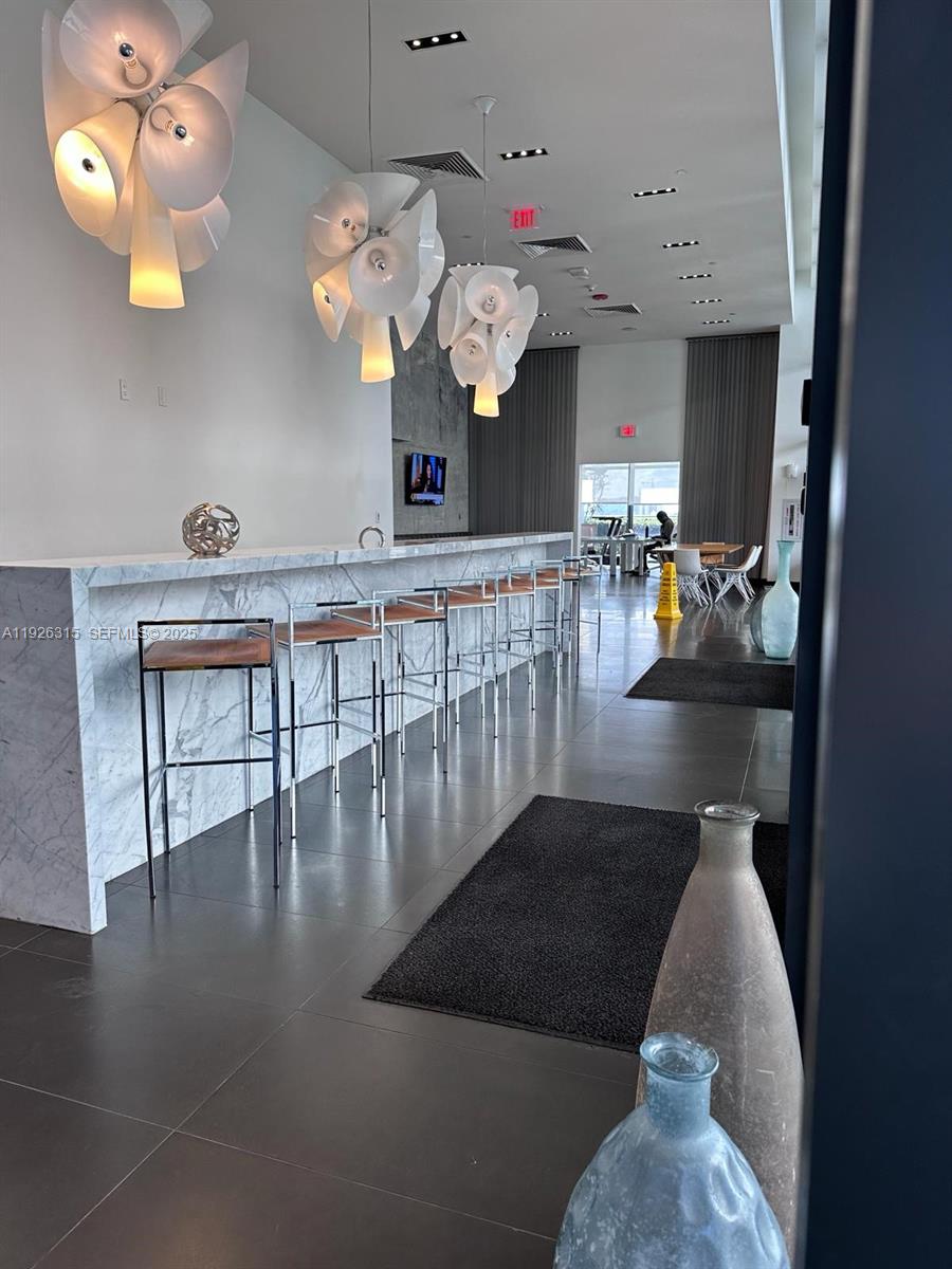 CANVAS CONDO - Residential