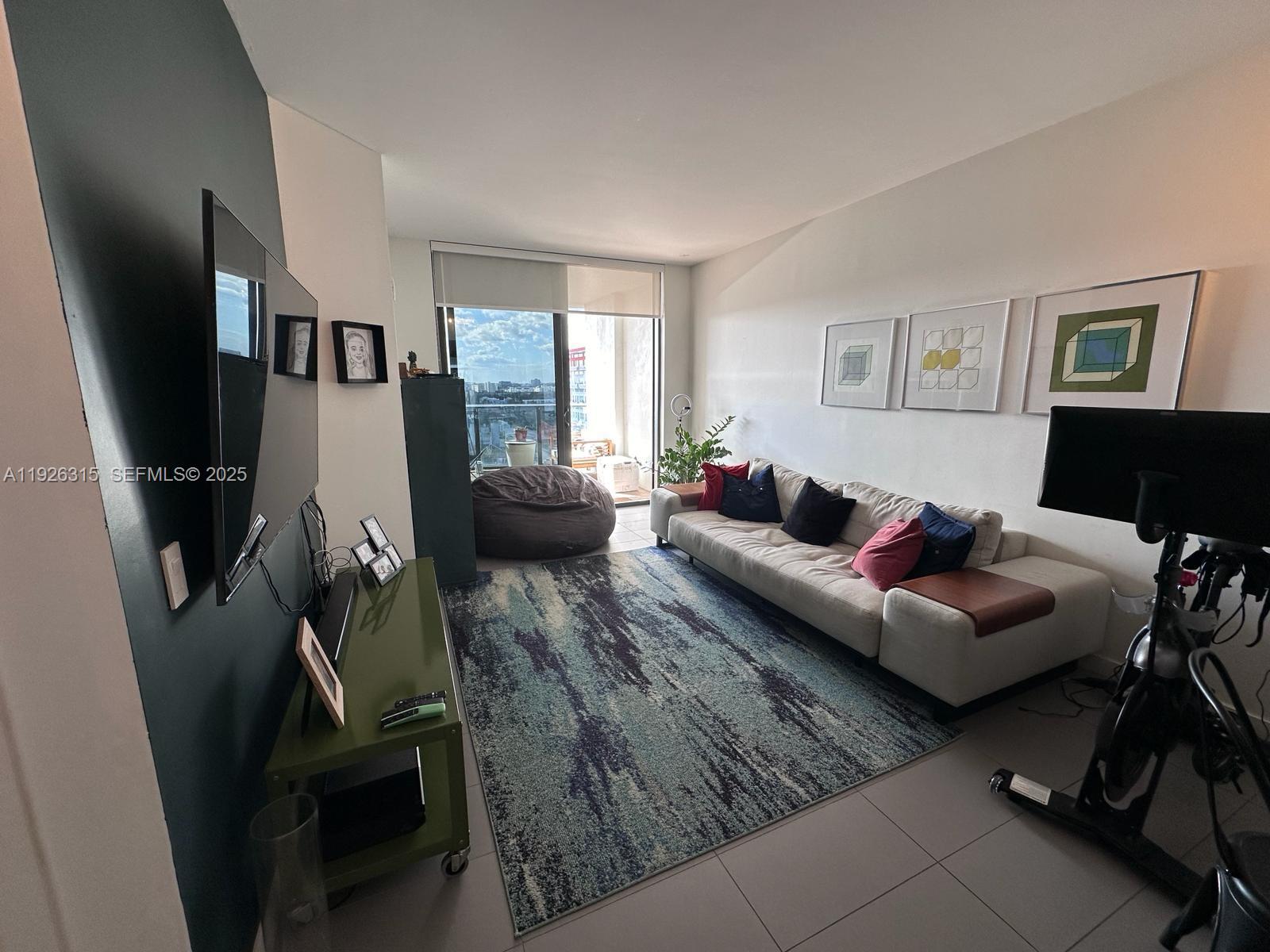 CANVAS CONDO - Residential