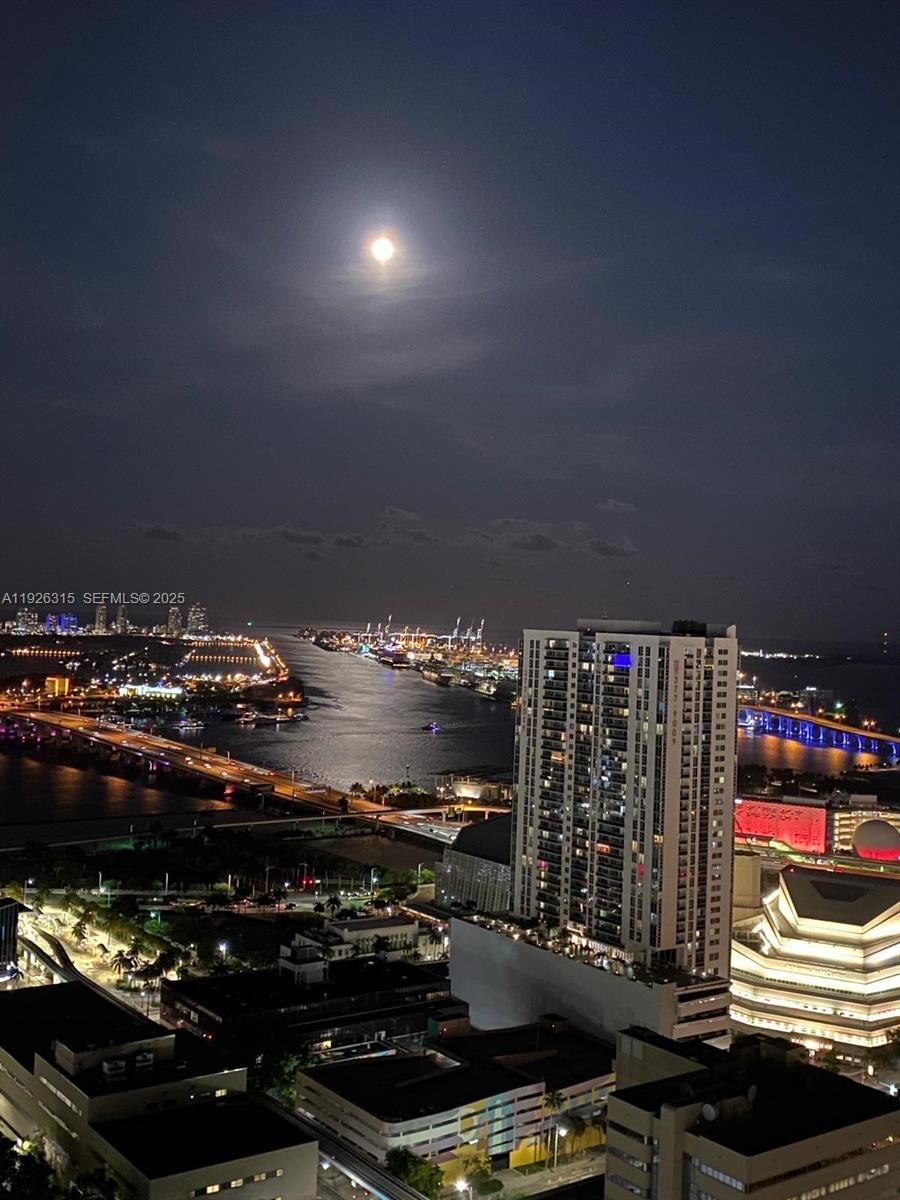 CANVAS CONDO - Residential