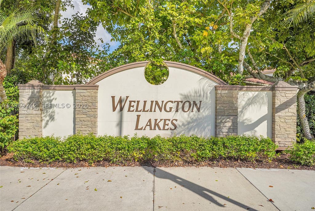 Photo of 1905 Capeside Cir #1905, Wellington, FL 33414 (MLS # A12069242)