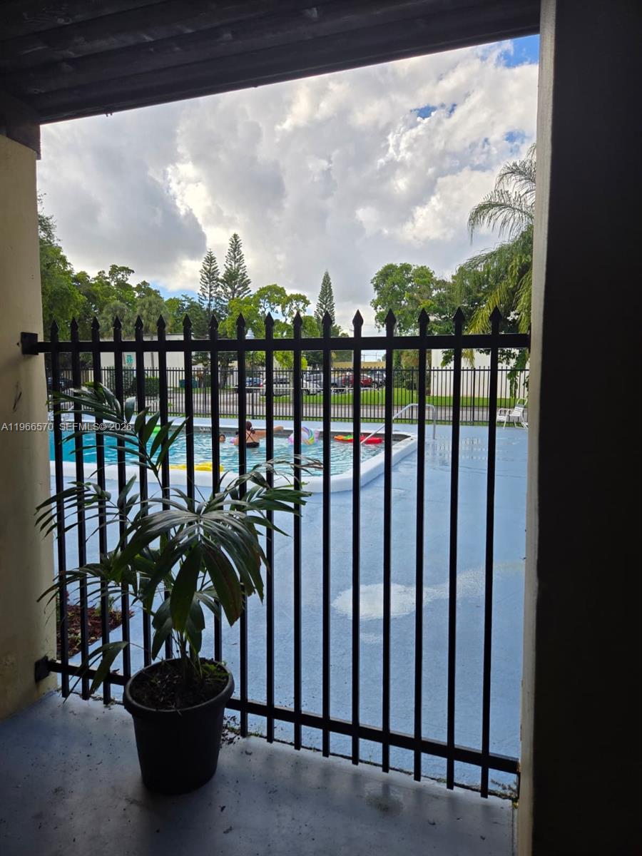 HOLLYWOOD GARDENS CONDOMI - Residential