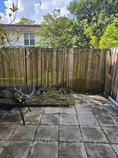 HOLLYWOOD GARDENS CONDOMI - Residential