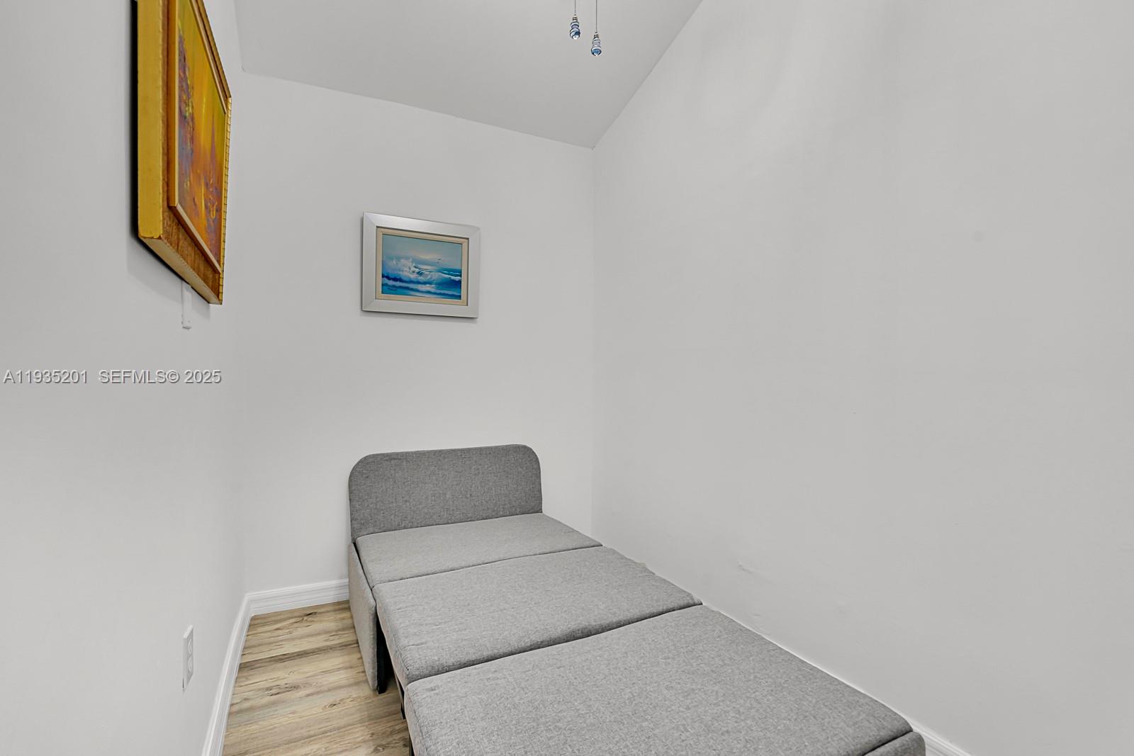 LE PHARE KEY BISCAYNE CON - Residential