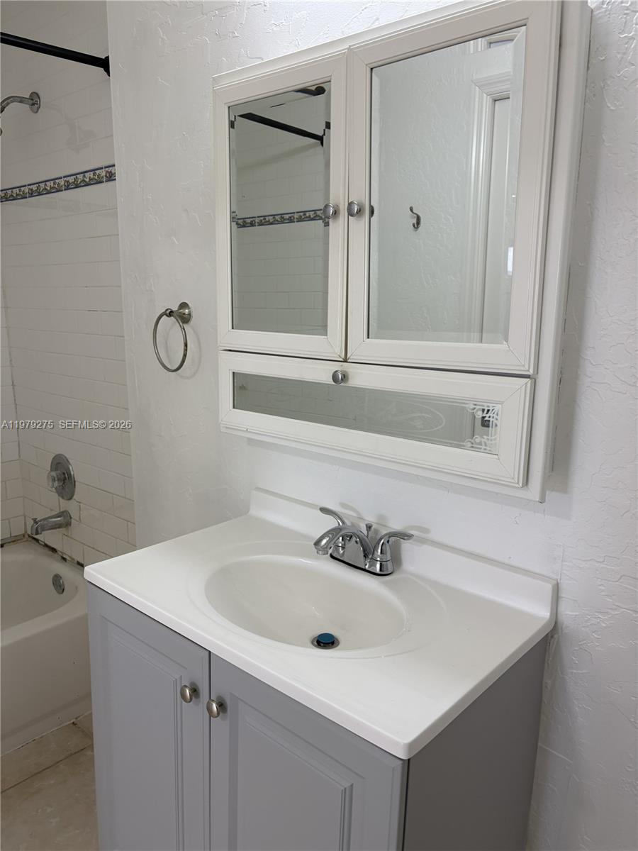 CHRISTIAN VILLAS 1 - Residential Lease