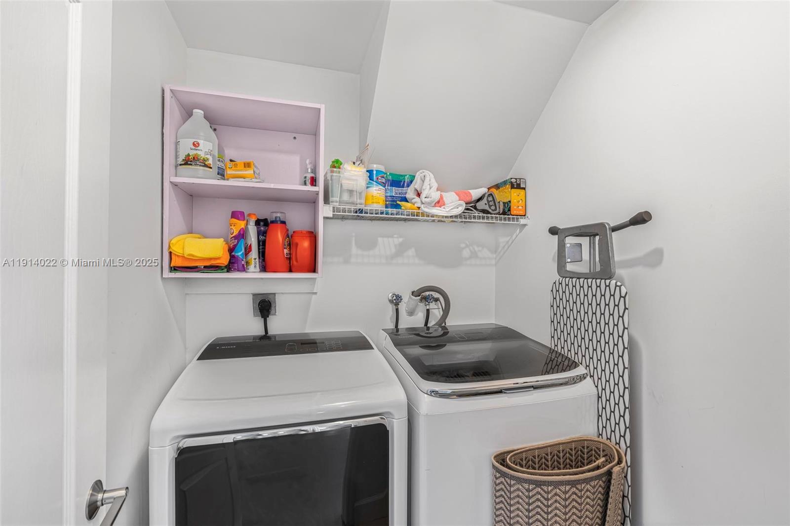 DORAL ISLES ANTILLES 1ST - Residential