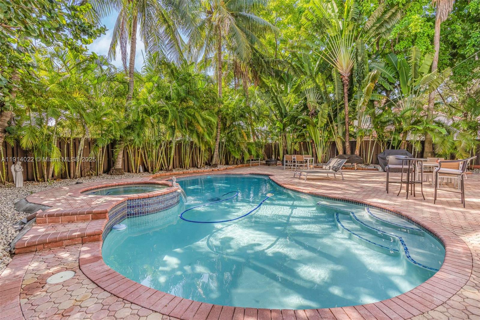 DORAL ISLES ANTILLES 1ST - Residential