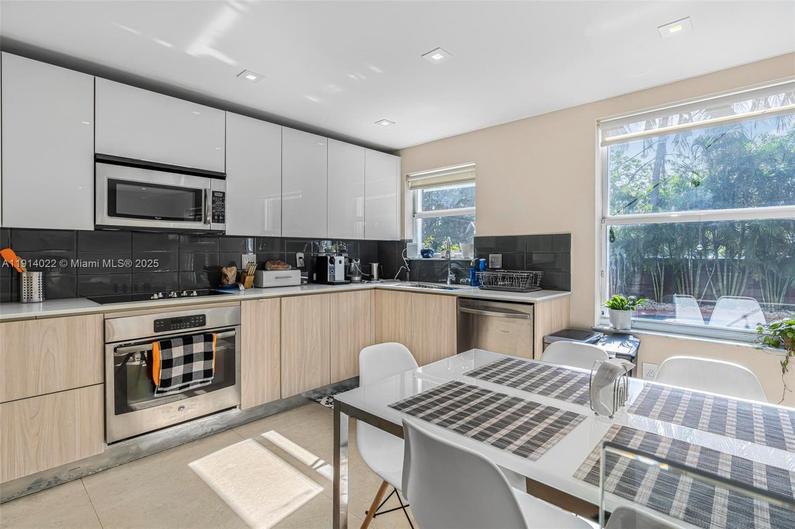 DORAL ISLES ANTILLES 1ST - Residential