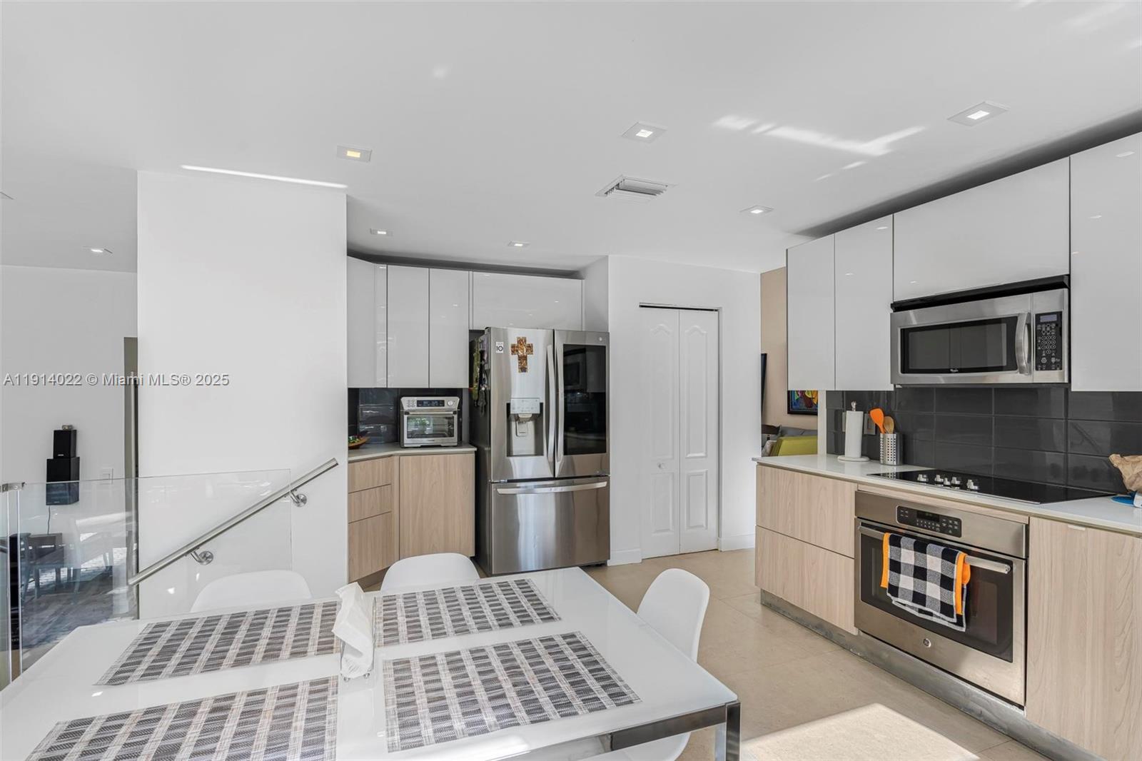 DORAL ISLES ANTILLES 1ST - Residential